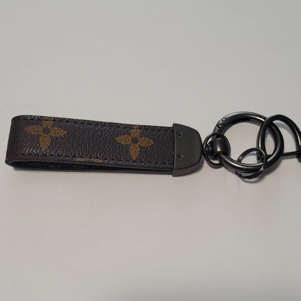 NEW Fashion Flower Keychain - Picture 2 of 3